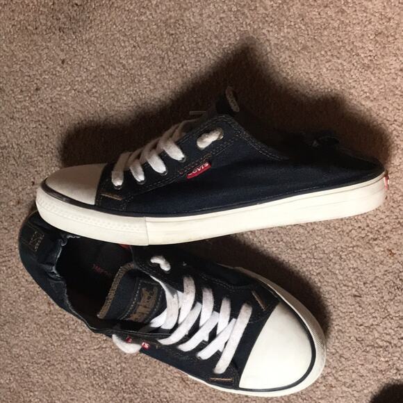 Levi's Classic Denim Sneakers. 8.5 - Picture 5 of 6